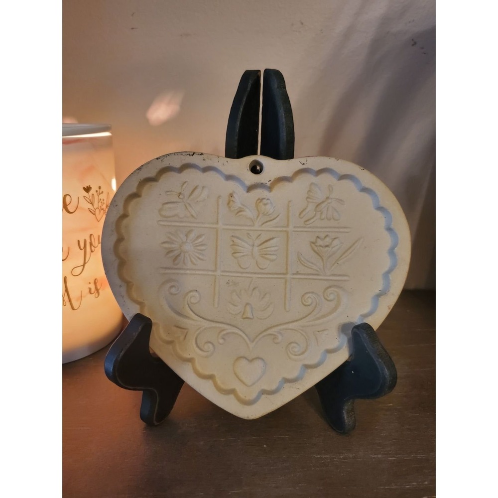 Pampered Chef Gardens Heart Cookie Mold‎